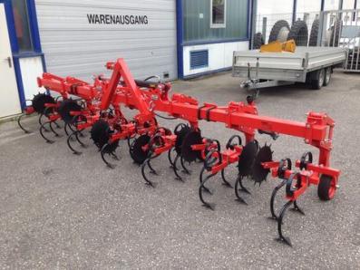 Cultivator Frontaufbau hydraulisch. 6 reihiges - BISO Schrattenecker - Foto 1